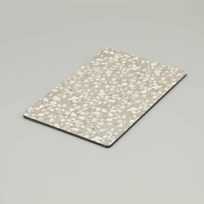 แผ่นผสมอัลลูมิเนียมเมอร์บูลสีเทา 4ft 8ft อัลลูมิเนียม Pvdf Coating