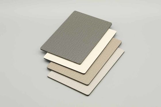 แผ่นผสมอัลลูมิเนียม PVDF ทนต่อรอยขีดข่วน 4MM แผ่นผสมอัลลูมิเนียม ทนต่อความร้อน
