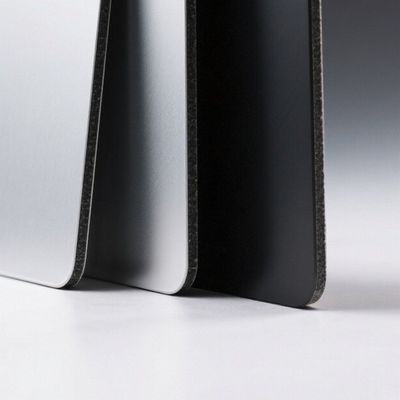 ทนต่อรอยขีดข่วน ดีกว่า Core Wall Curtain อาคารหน้าผา แบบโค้ง PVDF อลูมิเนียมพานิลประกอบ 3MM อลูมิเนียมพานิลประกอบ ความทนความร้อน 4MM