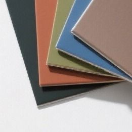พานอลูมิเนียมประกอบ PVDF พื้นผิวเหล็กสแตนดาร์มอลูมิเนียมสแตนดาร์ม พร้อมเคลือบฟลอโรคาร์บอน ทนทานต่อการกัดกร่อนที่ดี